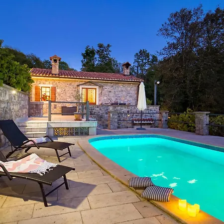 Gorgeous In Poljane With Sauna