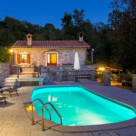 Gorgeous In Poljane With Sauna Дом отдыха Poljane