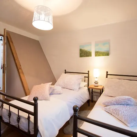 2 Bedroom Gorgeous In Poljane Ferienhaus