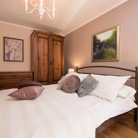 Gorgeous In Poljane With Sauna Vakantiehuis Poljane
