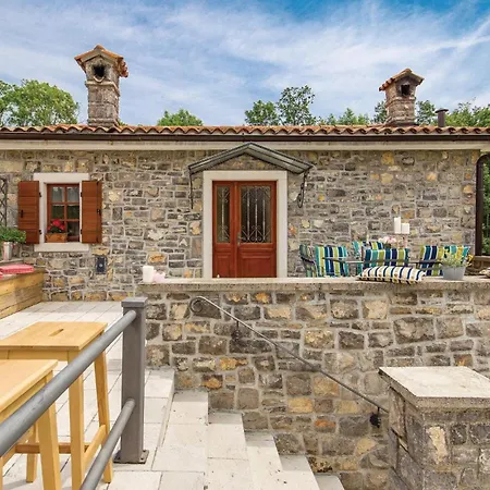 Дом отдыха Gorgeous In Poljane With Sauna