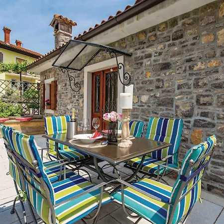 2 Bedroom Gorgeous In Poljane *