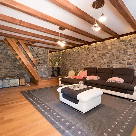 2 Bedroom Gorgeous In Poljane Ferienhaus *