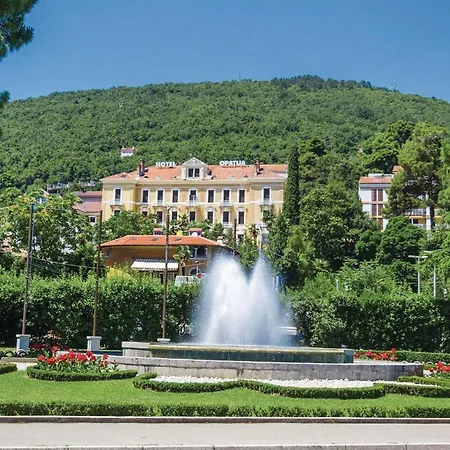 2 Bedroom Gorgeous In Poljane 度假居 Ruzici (Primorje-Gorski Kotar)