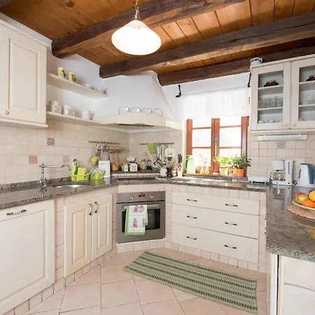 Gorgeous In Poljane With Sauna Vakantiehuis *