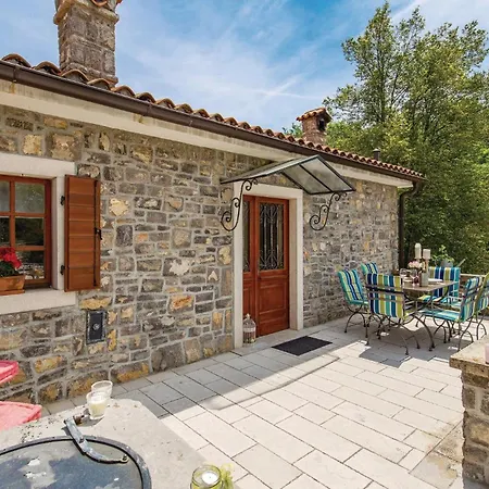 2 Bedroom Gorgeous In Poljane *